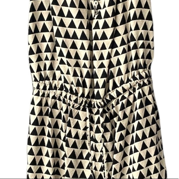 βSOLDβπββοΈSMβ’RIP CURLβ’B&W ABSTRACT PATTERN LIGHTWEIGHT ROMPER W FRINGE DETAIL - Picture 5 of 9